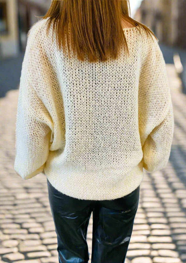 AIRY CHARM LIGHTWEIGHT SWEATER2