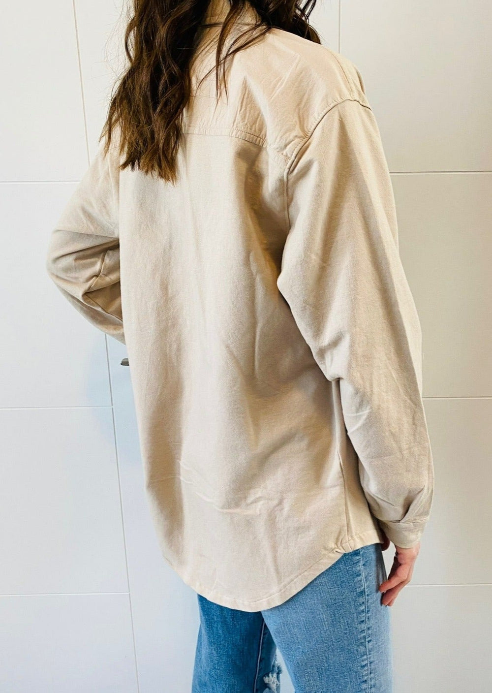 TAKE THE CHILL OFF OVERSIZE BUTTON-UP SHIRT BACK