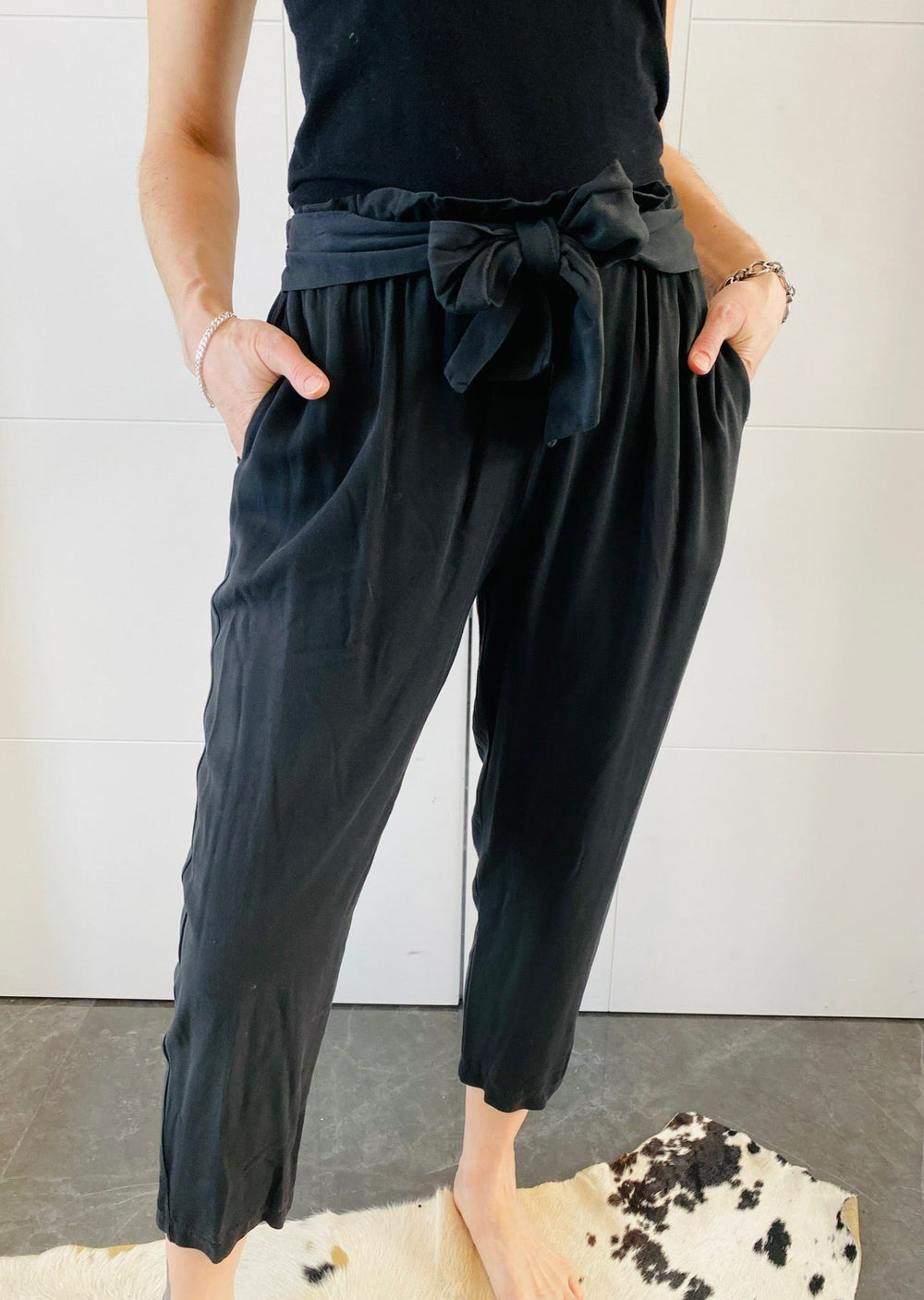 WAKELY BELTED HIGH-WAISTED CROP PANT