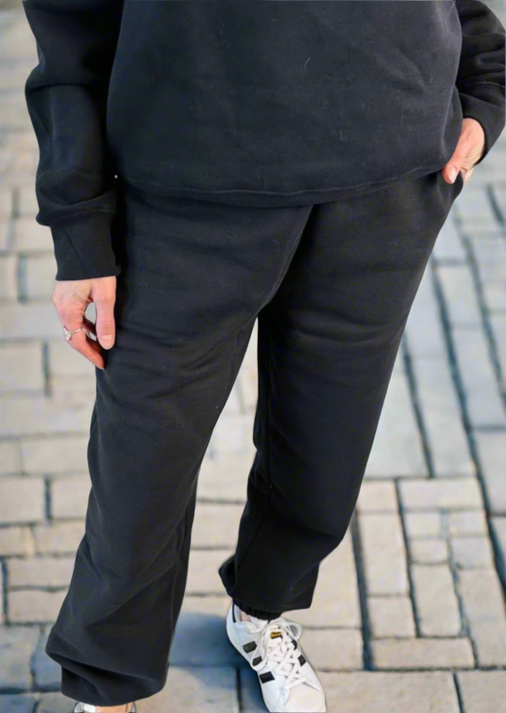 OVERSIZED TRUE BLACK JOGGERS