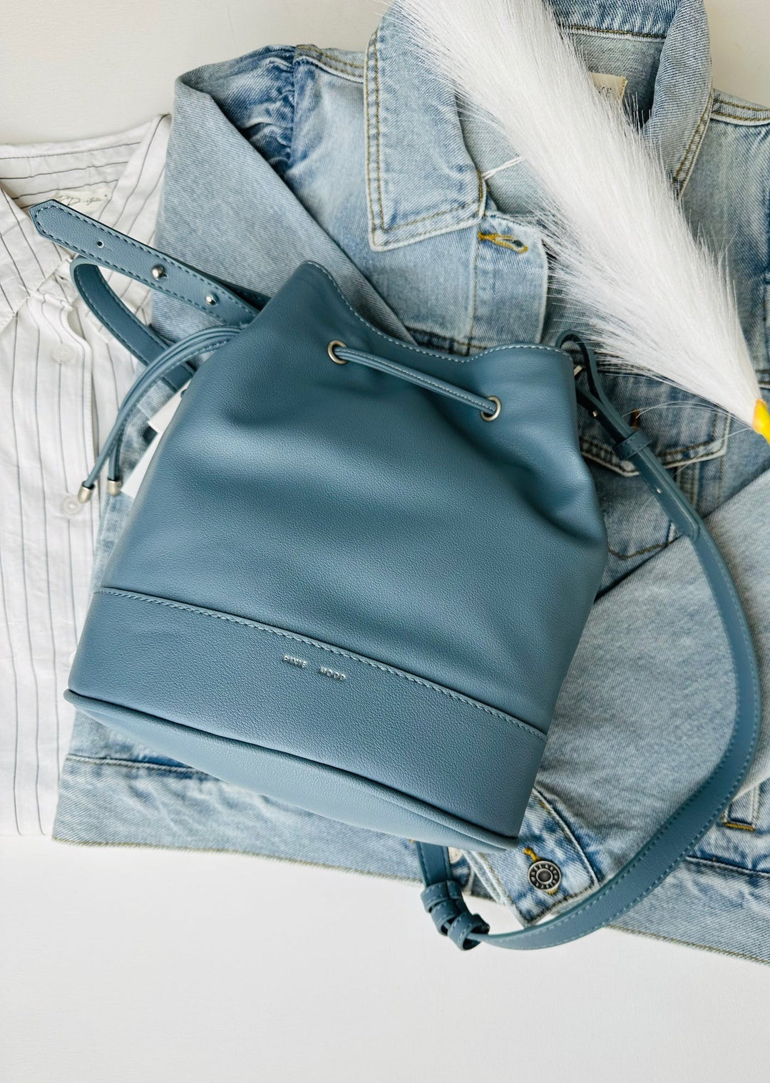 AMBER BUCKET BAG - MINERAL BLUE