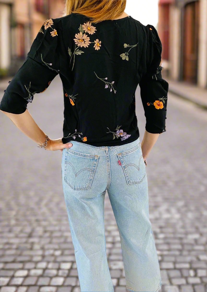 BLOOMING FLORAL PRINT TOP