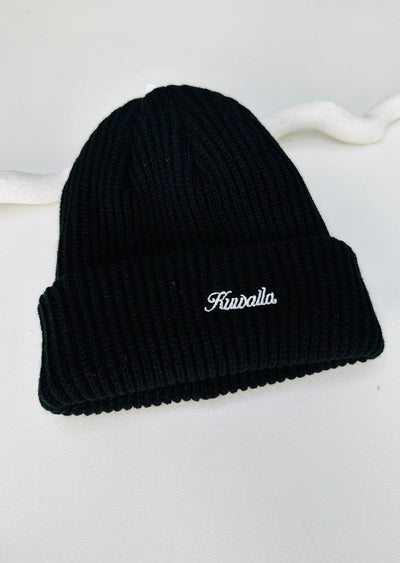 ESSENTIAL BLACK BEANIE