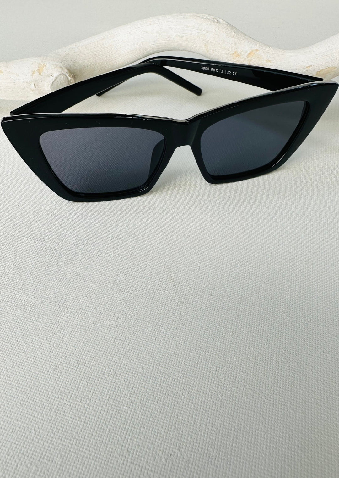 GWEN BLACK CAT EYE SUNGLASSES