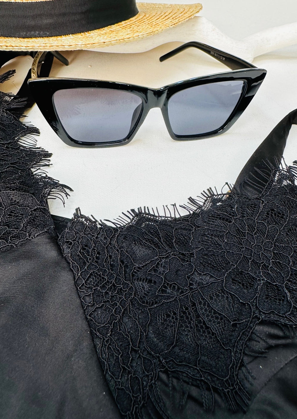 GWEN BLACK CAT EYE SUNGLASSES