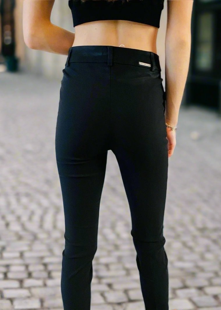 GWYNETH SOLID PANT