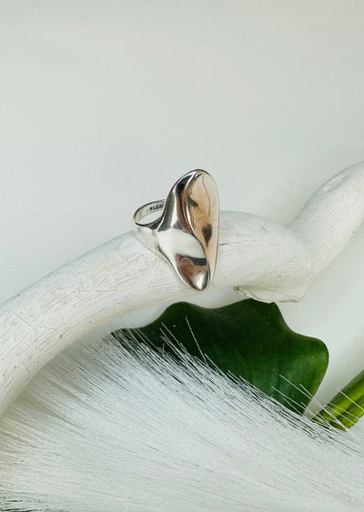 MABELLE CURVED OVAL RING