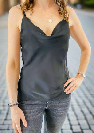 MADELYN SIDE BUTTON SCOOP TANK