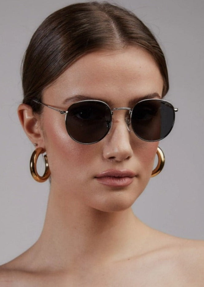 MILEY BLACK OVAL SUNGLASSES
