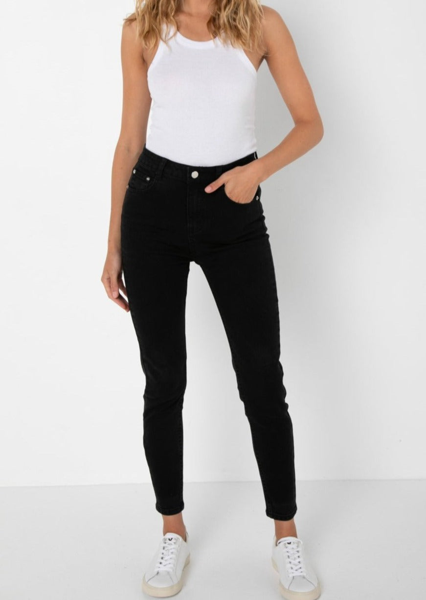 NATASHA BLACK JEANS