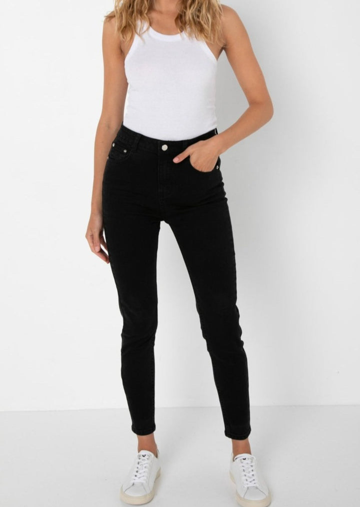 NATASHA BLACK JEANS