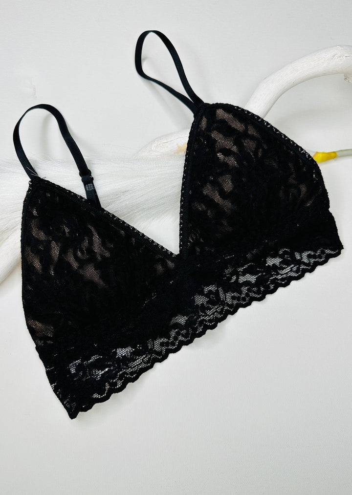 SIGNATURE LACE PADDED BRALETTE