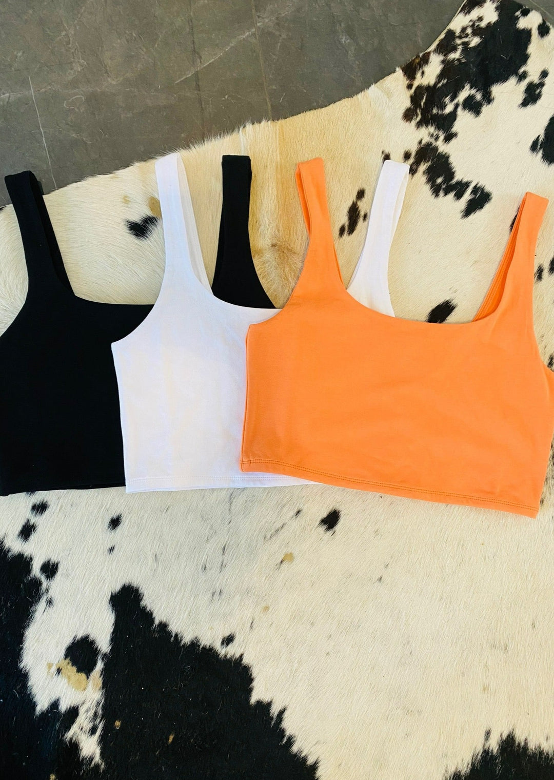SOLID BLACK CROPPED TANK TOP
