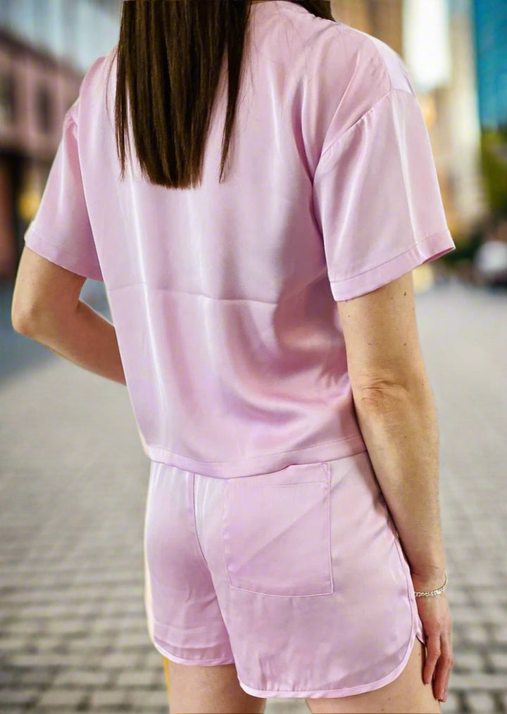 SWEET AND CHIC PIROUETTE SHINY SHORT