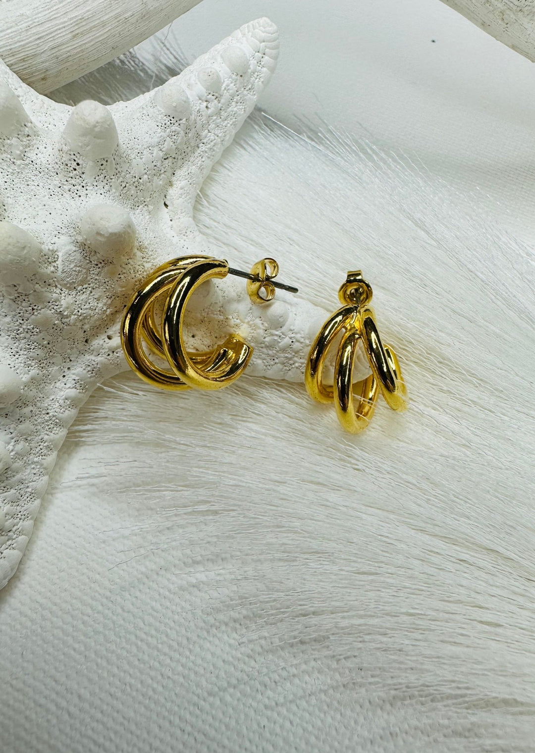 "TAKON" TRIPLE RING HOOP EARRINGS