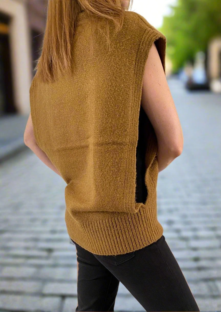 WINTER WISH SWEATER VEST